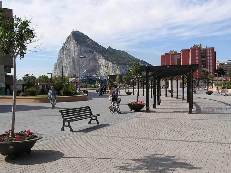 Practico Apartamento A 5 Min Andando De Gibraltar Y El Centro, Frente Al Mar La Línea de la Concepción Eksteriør billede